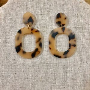 Tortoise Shell dangle hoop fashion earrings
